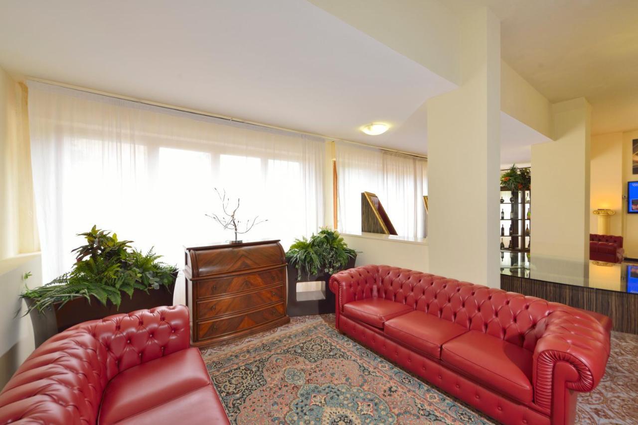 Attico Hotel 3*